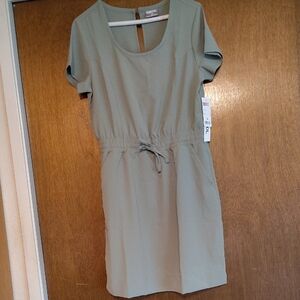 Spring Sage Green Midi Dress with Pockets